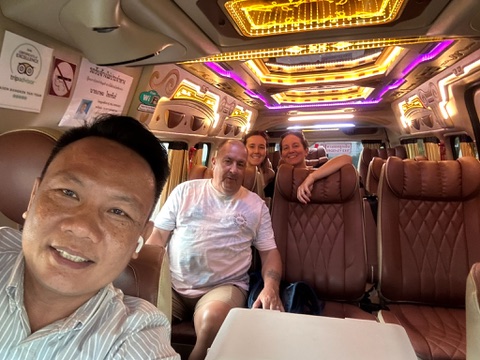 Happy customers with Kasem Van Tour