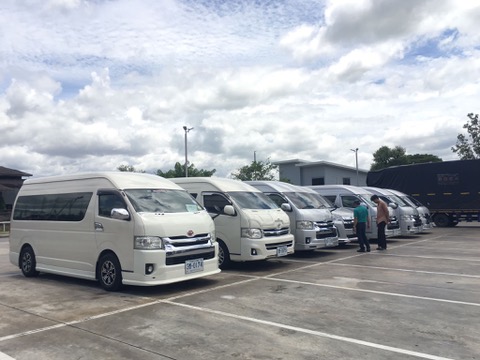 Toyota Commuter van for tour service